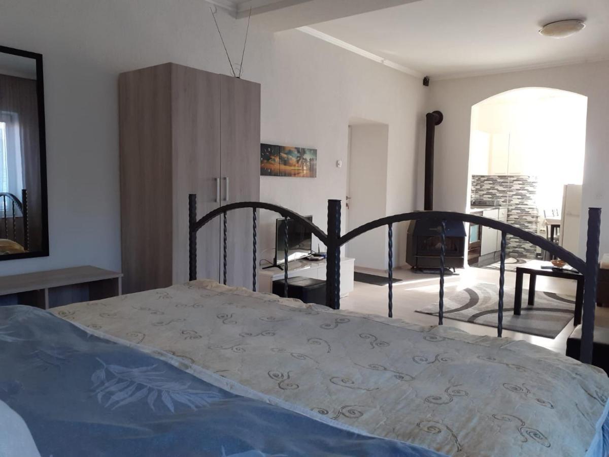 Alex Apartments Kruševo Eksteriør billede