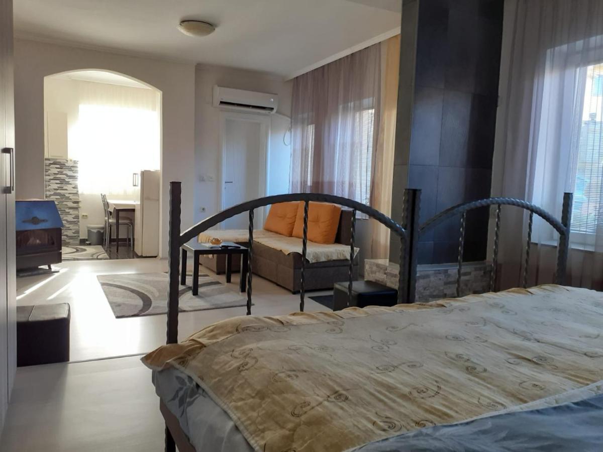 Alex Apartments Kruševo Eksteriør billede